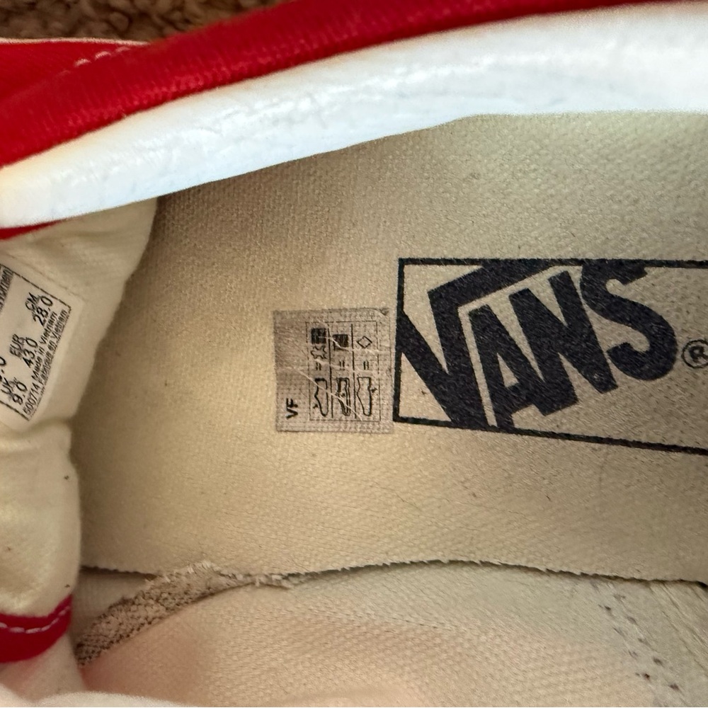 Vans Red and White Old Skool Low-Top Sneakers - Picture 4 of 4